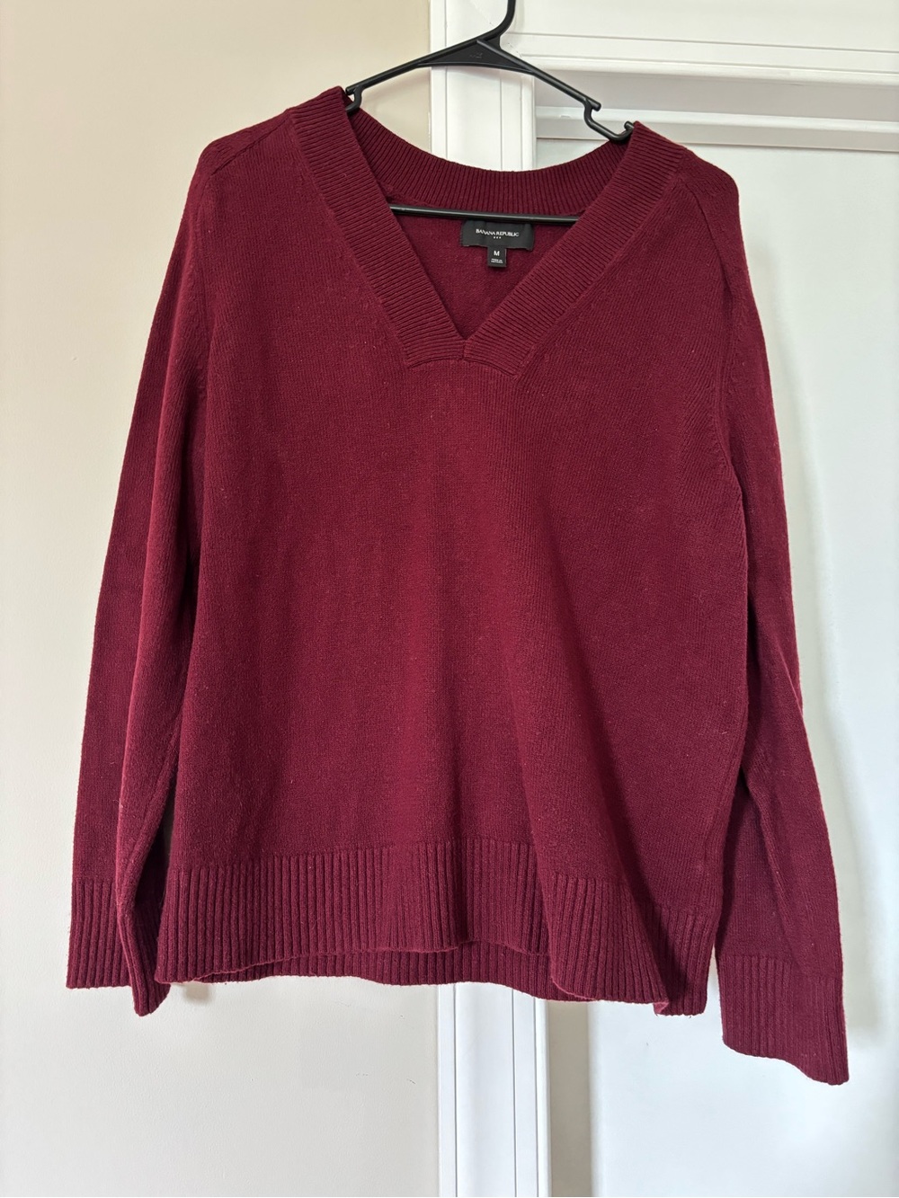 Banana Republic Factory Women's V-Neck Sweater - Burgundy